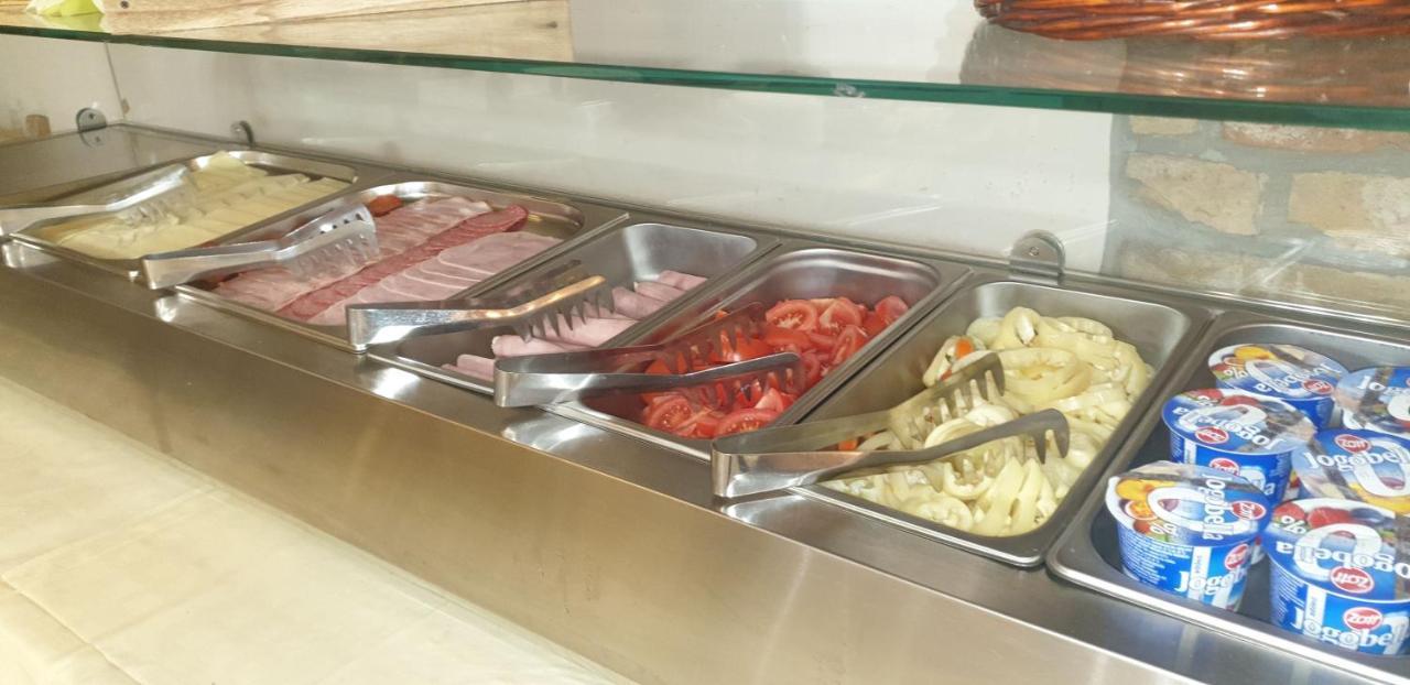 Forro Fogado & Bauer Bistro Hotel Roszke Екстериор снимка